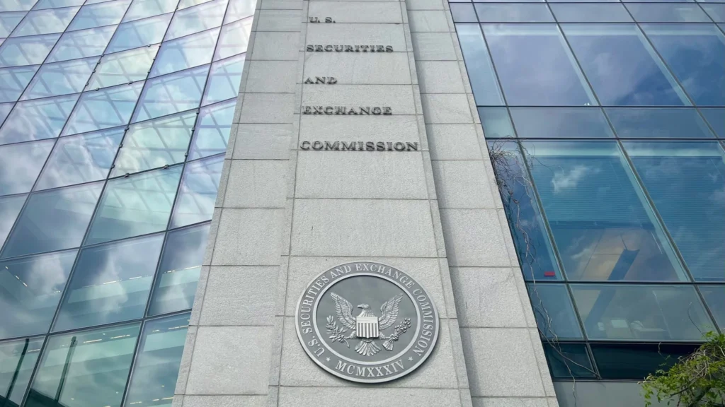 SEC Urges Issuers to Withdraw 19b-4s; Fast-Tracking ETF Approvals Ahead? SEC Urges Issuers to Withdraw 19b-4s; Fast-Tracking ETF Approvals Ahead?