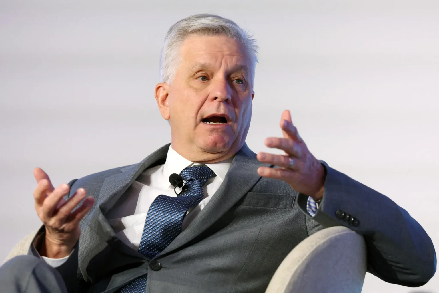 Waller Advocates for Regulation of Stablecoins to Improve Payment Options - Bpay News