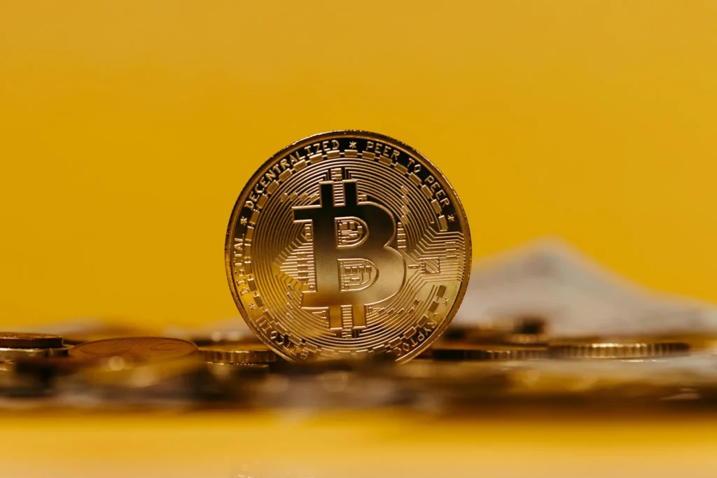 Bitcoin Faces Downward Pressure Amid Long-Term Holder Selling Bitcoin Faces Downward Pressure Amid Long-Term Holder Selling