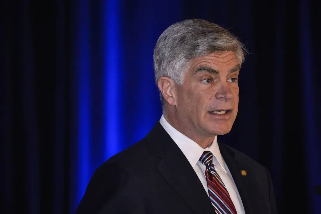 Federal Reserve’s Harker Supports Reform of Fed’s Rate Target