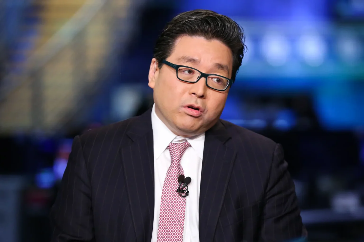 Tom lee sees todays market dip as a healthy shakeout and buying chance - Bpay News