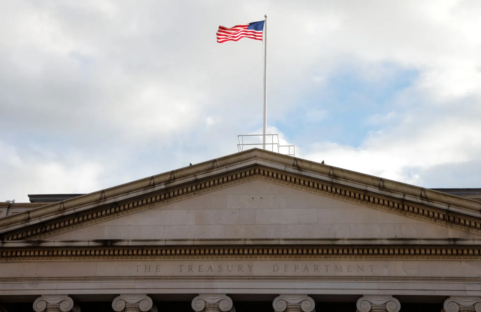 US Government Shutdown Enters Second Week as Treasury Yield Rises - Bpay News