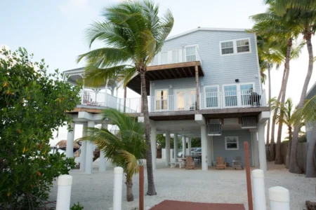 BONK Retreats as Resistance Rejection and Rising Volume Stall Uptrend