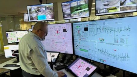 CoreWeave Shares Decline 9% Amid Weak Outlook and Data Center Delays