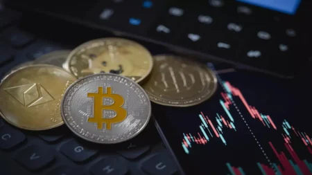 Cryptocurrency Market Sentiment Low, May Trigger Unexpected Rebound