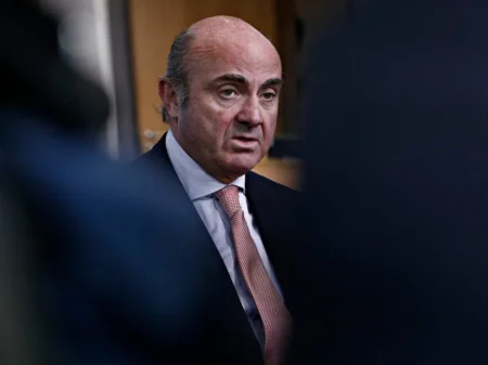 De Guindos: ECB sees balanced growth risks