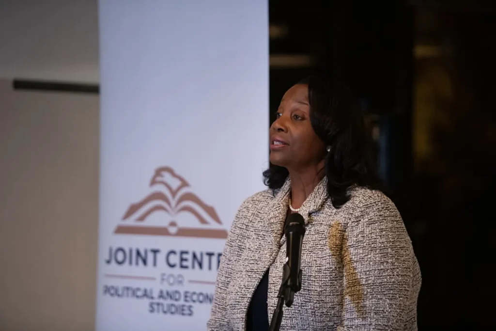 Federal Reserve Governor Advises Against Overemphasis on Market Stren