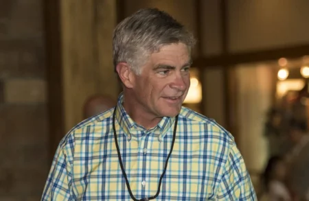 Federal Reserve Harker Warns Rate Cut May Extend High Inflation