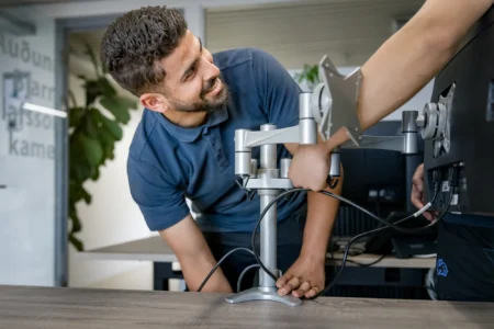 Front-Runner Whale Achieves 100% Win Rate, Opens 10x Short Position o