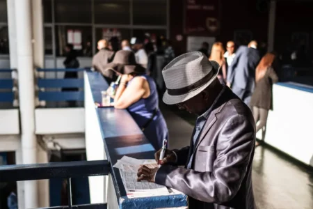 Guggenheim Predicts Economic Slowdown Will Lead to Fed Rate Cuts