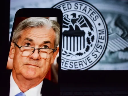 Barclays expects a December Fed rate cut despite… Barclays expects a December Fed rate cut despite…