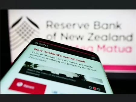 NZIER Shadow Board majority backs 25bp RBNZ OCR cut to… NZIER Shadow Board majority backs 25bp RBNZ OCR cut to…