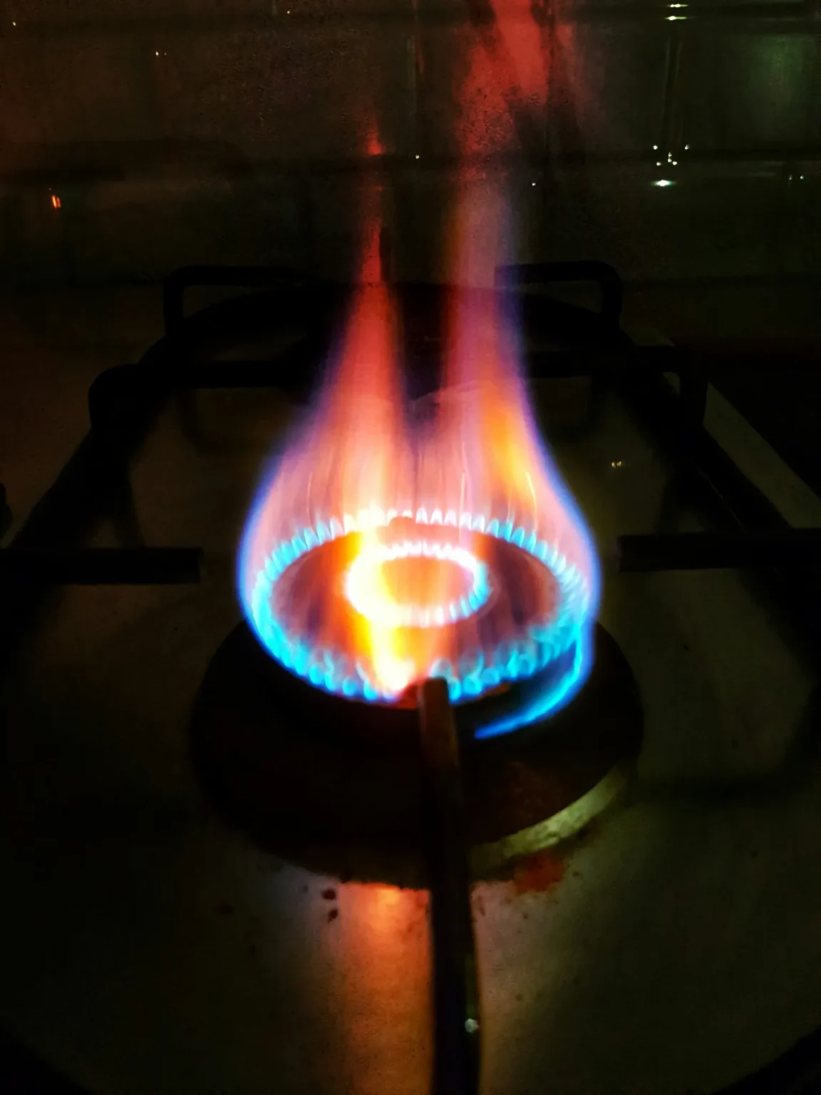 Linea implements dualtoken burning mechanism for gas fees - Bpay News