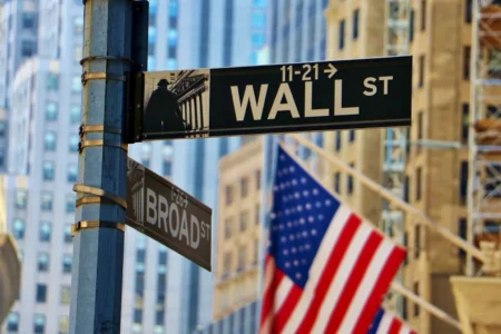 $1.2B Bitcoin Exits Wall Street: 3 Strategies for a Swift Bullish Turnaround