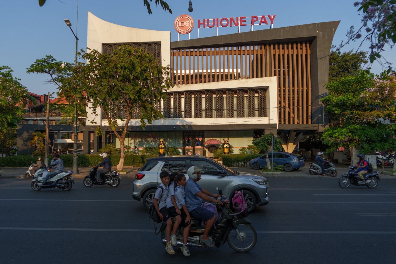Huione Sanctions Force Closure of Phnom Penh Branches