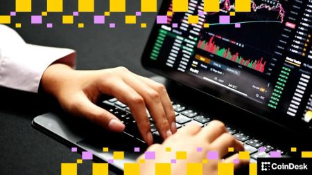 Bitcoin Falls as Iran Attacks US Bases: BTC Expected to Decline