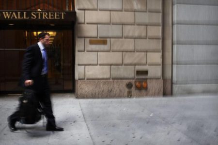 Institutional BTC Interest Rises Despite Price Drop